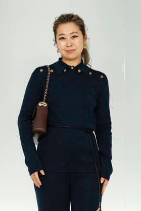 Chanel Metiers d Art 2026 Show Draws Global Stars to Seoul, South Korea South Korean-Canadian director Maggie Kang poses for photos during the Chanel Metiers d Art 2026 show in Seoul, South Korea, on May 26, 2026. Seoul South Korea  Copyright: xMatrixxImages JungxUi-Chelx