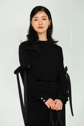 Chanel Metiers d Art 2026 Show Draws Global Stars to Seoul, South Korea South Korean actress Jeon Yeo-been poses for photos during the Chanel Metiers d Art 2026 show in Seoul, South Korea, on May 26, 2026. Seoul South Korea  Copyright: xMatrixxImages JungxUi-Chelx