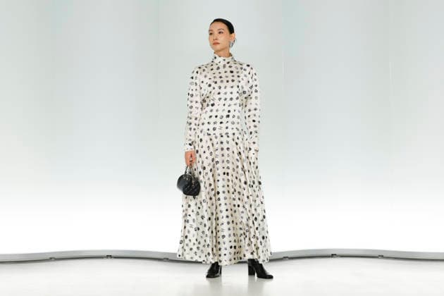 Chanel Metiers d Art 2026 Show Draws Global Stars to Seoul, South Korea Hong Kong actress Hedwig Tam poses for photos during the Chanel Metiers d Art 2026 show in Seoul, South Korea, on May 26, 2026. Seoul South Korea  Copyright: xMatrixxImages JungxUi-Chelx
