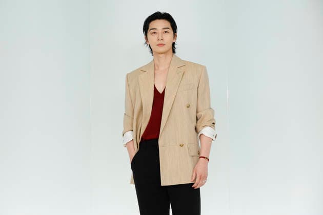 Chanel Metiers d Art 2026 Show Draws Global Stars to Seoul, South Korea South Korean actor and Chanel brand ambassador Park Seo-joon poses for photos during the Chanel Metiers d Art 2026 show in Seoul, South Korea, on May 26, 2026. Seoul South Korea  Copyright: xMatrixxImages JungxUi-Chelx