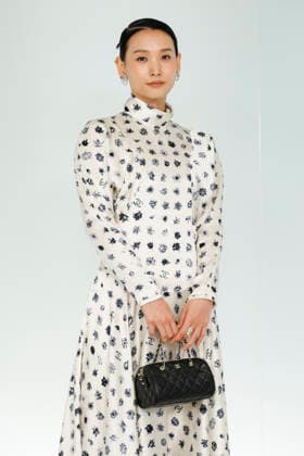 Chanel Metiers d Art 2026 Show Draws Global Stars to Seoul, South Korea Hong Kong actress Hedwig Tam poses for photos during the Chanel Metiers d Art 2026 show in Seoul, South Korea, on May 26, 2026. Seoul South Korea  Copyright: xMatrixxImages JungxUi-Chelx