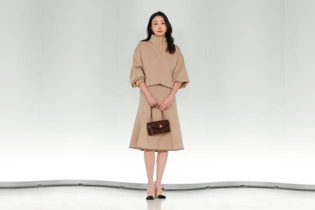 Chanel Metiers d Art 2026 Show Draws Global Stars to Seoul, South Korea South Korean actress Kim Da-mi poses for photos during the Chanel Metiers d Art 2026 show in Seoul, South Korea, on May 26, 2026. Seoul South Korea  Copyright: xMatrixxImages JungxUi-Chelx