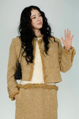 Chanel Metiers d Art 2026 Show Draws Global Stars to Seoul, South Korea South Korean model Irene Kim poses for photos during the Chanel Metiers d Art 2026 show in Seoul, South Korea, on May 26, 2026. Seoul South Korea  Copyright: xMatrixxImages JungxUi-Chelx