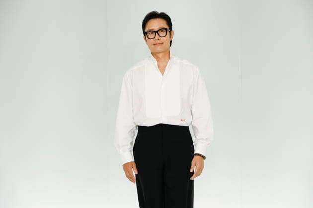 Chanel Metiers d Art 2026 Show Draws Global Stars to Seoul, South Korea South Korean actor Lee Byung-hun poses for photos during the Chanel Metiers d Art 2026 show in Seoul, South Korea, on May 26, 2026. Seoul South Korea  Copyright: xMatrixxImages JungxUi-Chelx