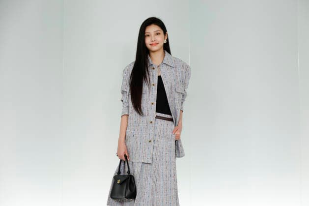 Chanel Metiers d Art 2026 Show Draws Global Stars to Seoul, South Korea Wonhee of South Korean girl group ILLIT poses for photos during the Chanel Metiers d Art 2026 show in Seoul, South Korea, on May 26, 2026. Seoul South Korea  Copyright: xMatrixxImages JungxUi-Chelx