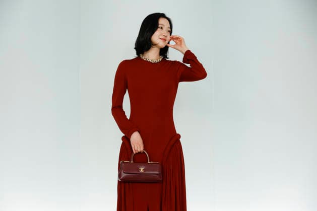 Chanel Metiers d Art 2026 Show Draws Global Stars to Seoul, South Korea South Korean actress and Chanel brand ambassador Kim Go-eun poses for photos during the Chanel Metiers d Art 2026 show in Seoul, South Korea, on May 26, 2026. Seoul South Korea  Copyright: xMatrixxImages JungxUi-Chelx