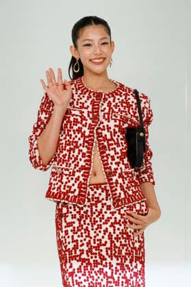 Chanel Metiers d Art 2026 Show Draws Global Stars to Seoul, South Korea Thai actress Baipor Thitiya Jirapornsilp poses for photos during the Chanel Metiers d Art 2026 show in Seoul, South Korea, on May 26, 2026. Seoul South Korea  Copyright: xMatrixxImages JungxUi-Chelx