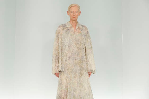 Chanel Metiers d Art 2026 Show Draws Global Stars to Seoul, South Korea British actress and Chanel brand ambassador Tilda Swinton poses for photos during the Chanel Metiers d Art 2026 show in Seoul, South Korea, on May 26, 2026. Seoul South Korea  Copyright: xMatrixxImages JungxUi-Chelx