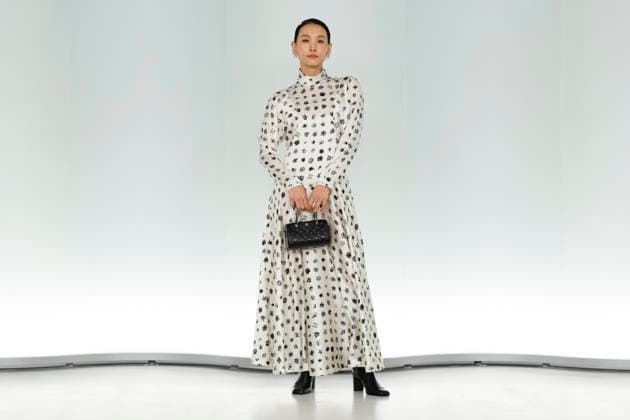 Chanel Metiers d Art 2026 Show Draws Global Stars to Seoul, South Korea Hong Kong actress Hedwig Tam poses for photos during the Chanel Metiers d Art 2026 show in Seoul, South Korea, on May 26, 2026. Seoul South Korea  Copyright: xMatrixxImages JungxUi-Chelx