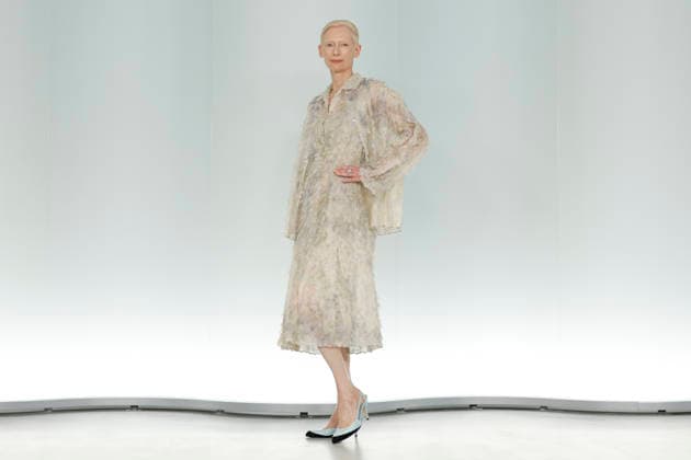 Chanel Metiers d Art 2026 Show Draws Global Stars to Seoul, South Korea British actress and Chanel brand ambassador Tilda Swinton poses for photos during the Chanel Metiers d Art 2026 show in Seoul, South Korea, on May 26, 2026. Seoul South Korea  Copyright: xMatrixxImages JungxUi-Chelx