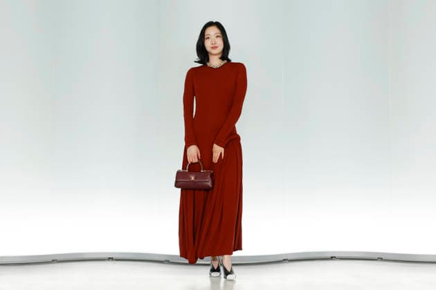 Chanel Metiers d Art 2026 Show Draws Global Stars to Seoul, South Korea South Korean actress and Chanel brand ambassador Kim Go-eun poses for photos during the Chanel Metiers d Art 2026 show in Seoul, South Korea, on May 26, 2026. Seoul South Korea  Copyright: xMatrixxImages JungxUi-Chelx