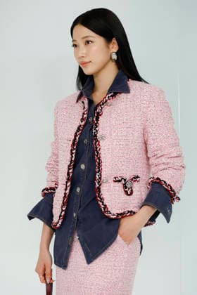 Chanel Metiers d Art 2026 Show Draws Global Stars to Seoul, South Korea Kazuha of South Korean girl group LE SSERAFIM poses for photos during the Chanel Metiers d Art 2026 show in Seoul, South Korea, on May 26, 2026. Seoul South Korea  Copyright: xMatrixxImages JungxUi-Chelx