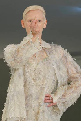 Chanel Metiers d Art 2026 Show Draws Global Stars to Seoul, South Korea British actress and Chanel brand ambassador Tilda Swinton poses for photos during the Chanel Metiers d Art 2026 show in Seoul, South Korea, on May 26, 2026. Seoul South Korea  Copyright: xMatrixxImages JungxUi-Chelx
