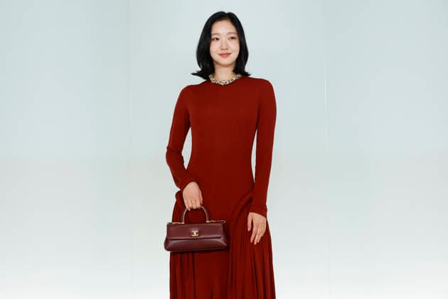 Chanel Metiers d Art 2026 Show Draws Global Stars to Seoul, South Korea South Korean actress and Chanel brand ambassador Kim Go-eun poses for photos during the Chanel Metiers d Art 2026 show in Seoul, South Korea, on May 26, 2026. Seoul South Korea  Copyright: xMatrixxImages JungxUi-Chelx