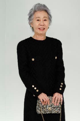 Chanel Metiers d Art 2026 Show Draws Global Stars to Seoul, South Korea South Korean actress Youn Yuh-jung poses for photos during the Chanel Metiers d Art 2026 show in Seoul, South Korea, on May 26, 2026. Seoul South Korea  Copyright: xMatrixxImages JungxUi-Chelx