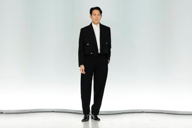 Chanel Metiers d Art 2026 Show Draws Global Stars to Seoul, South Korea South Korean actor Lee Jung-jae poses for photos during the Chanel Metiers d Art 2026 show in Seoul, South Korea, on May 26, 2026. Seoul South Korea  Copyright: xMatrixxImages JungxUi-Chelx