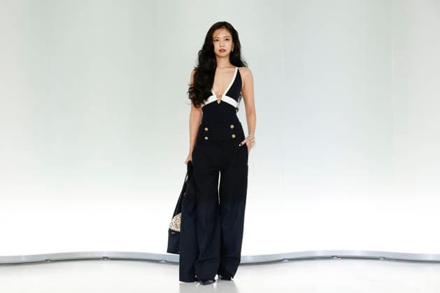 Chanel Metiers d Art 2026 Show Draws Global Stars to Seoul, South Korea Jennie of South Korean girl group BLACKPINK and Chanel global ambassador poses for photos during the Chanel Metiers d Art 2026 show in Seoul, South Korea, on May 26, 2026. Seoul South Korea  Copyright: xMatrixxImages JungxUi-Chelx
