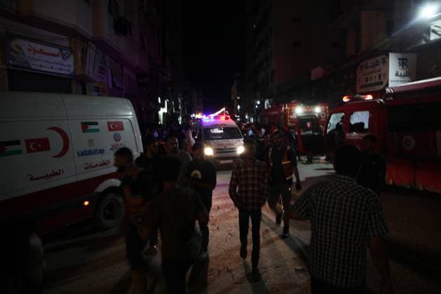 RECORD DATE NOT STATED Israel Targets Hamas Military Chief Mohammed Odeh In Attack On Residential Building In Gaza City GAZA CITY, GAZA - MAY 26: Emergency teams arrived at the scene following Israeli airstrikes on a residential building in the Rimal area of Gaza City on May 26, 2026 in Gaza City, Gaza. According to a joint statement from Israeli Prime Minister Benjamin Netanyahu and Defense Minister Israel Katz, a strike carried out on a residential building in the Rimal neighborhood of Gaza City on Tuesday targeted the new Hamas military chief, Mohammed Odeh. Initial reports have said at least two were killed in the strike and 10 injured, but it was unclear if Odeh was among the casualties. Odeh was reportedly appointed to replace Izz al-Din al-Haddad, who was  Copyright: xHashemxZimmox