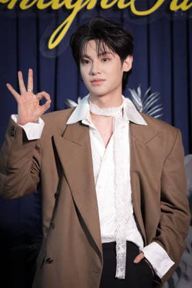 BEIJING, CHINA - MAY 27: Singer Justin Huang Minghao attends the OK! Magazine Moonlight Party on May 27, 2026 in Beijing, China.  Copyright: xVCGx 111644329095