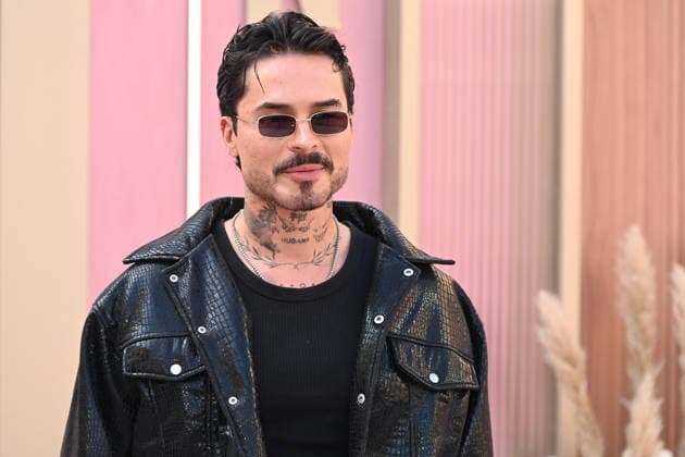LOS ANGELES, CALIFORNIA - MAY 26: Reykon at the world premiere of Netflix s Office Romance at The Egyptian Theatre Hollywood on May 26, 2026 in Los Angeles, California. Credit: Michael Mattes USA - ZUMAa123 20260526_zaa_a123_156 Copyright: xAdMediax