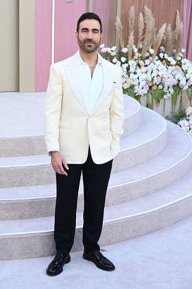 Premiere of Office Romance LOS ANGELES, CALIFORNIA - MAY 26:Brett Goldstein at the world premiere of Netflix s Office Romance at The Egyptian Theatre Hollywood on May 26, 2026 in Los Angeles, California. Credit: Michael Mattes AdMedia EDITORIAL USE ONLY  Copyright: xx AdMediax admphotostwo992418