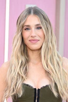LOS ANGELES, CALIFORNIA - MAY 26: Lisa Gilroy at the world premiere of Netflix s Office Romance at The Egyptian Theatre Hollywood on May 26, 2026 in Los Angeles, California. Copyright: xAdMediax xMediaPunchx