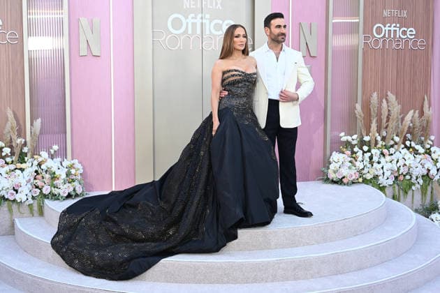 LOS ANGELES, CALIFORNIA - MAY 26:Jennifer Lopez and Brett Goldstein at the world premiere of Netflix s Office Romance at The Egyptian Theatre Hollywood on May 26, 2026 in Los Angeles, California. Copyright: xAdMediax xMediaPunchx