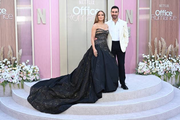 LOS ANGELES, CALIFORNIA - MAY 26:Jennifer Lopez and Brett Goldstein at the world premiere of Netflix s Office Romance at The Egyptian Theatre Hollywood on May 26, 2026 in Los Angeles, California. Copyright: xAdMediax xMediaPunchx