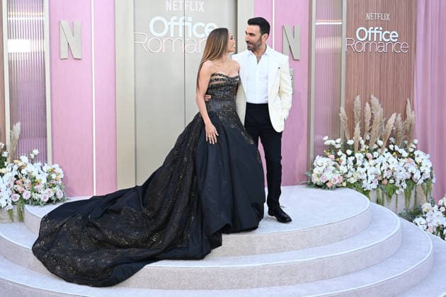 LOS ANGELES, CALIFORNIA - MAY 26: Jennifer Lopez and Brett Goldstein at the world premiere of Netflix s Office Romance at The Egyptian Theatre Hollywood on May 26, 2026 in Los Angeles, California. Copyright: xAdMediax xMediaPunchx