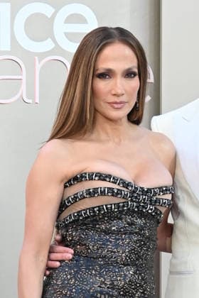LOS ANGELES, CALIFORNIA - MAY 26: Jennifer Lopez at the world premiere of Netflix s Office Romance at The Egyptian Theatre Hollywood on May 26, 2026 in Los Angeles, California. Copyright: xAdMediax xMediaPunchx