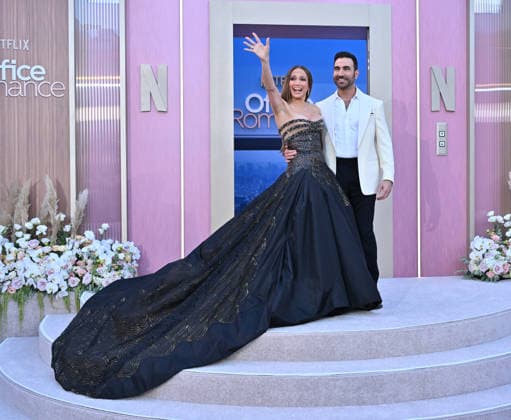 Netflix™s ˜Office Romance™ World Premiere Jennifer Lopez and Brett Goldstein arriving to the Netflix™s Office Romance world premiere held at The Egyptian Theatre on May 26, 2026 in Hollywood, CA. Hollywood The Egyptian Theatre California USA Copyright: xLISAxOConnorx xAFF-USA.comx
