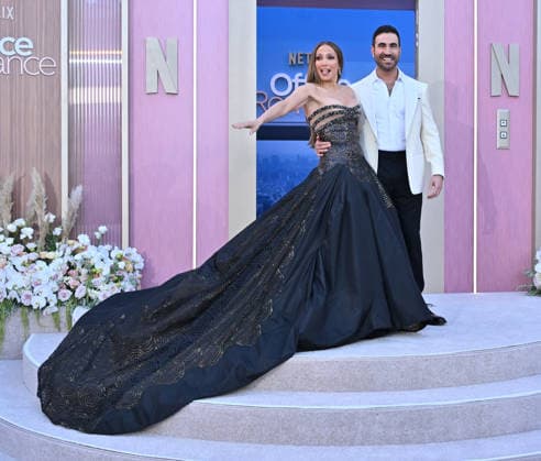 Netflix™s ˜Office Romance™ World Premiere Jennifer Lopez and Brett Goldstein arriving to the Netflix™s Office Romance world premiere held at The Egyptian Theatre on May 26, 2026 in Hollywood, CA. Hollywood The Egyptian Theatre California USA Copyright: xLISAxOConnorx xAFF-USA.comx