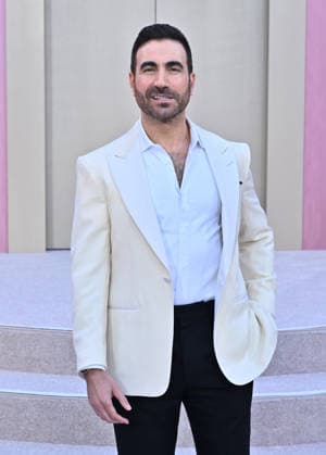 Netflix™s ˜Office Romance™ World Premiere Brett Goldstein arriving to the Netflix™s Office Romance world premiere held at The Egyptian Theatre on May 26, 2026 in Hollywood, CA. Hollywood The Egyptian Theatre California USA Copyright: xLISAxOConnorx xAFF-USA.comx