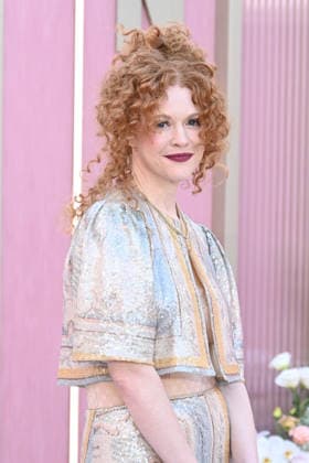 Premiere mondiale de la serie Office Romance a Los Angeles LOS ANGELES, CALIFORNIA MAY 26 Mary Wiseman at the world premiere of Netflix s Office Romance at The Egyptian Theatre Hollywood on May 26, 2026 in Los Angeles, California Credit Michael Mattes AdMedia 456806 2026 05 26 Los Angeles Etats Unis  Copyright: xAdMediax STAR_456806_017