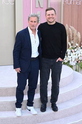 Premiere mondiale de la serie Office Romance a Los Angeles LOS ANGELES, CALIFORNIA MAY 26 Aaron Ryder and Andrew Swett at the world premiere of Netflix s Office Romance at The Egyptian Theatre Hollywood on May 26, 2026 in Los Angeles, California Credit Michael Mattes AdMedia 456806 2026 05 26 Los Angeles Etats Unis  Copyright: xAdMediax STAR_456806_018