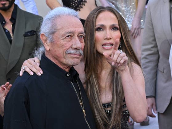 Netflix™s ˜Office Romance™ World Premiere Edward James Olmos and Jennifer Lopez arriving to the Netflix™s Office Romance world premiere held at The Egyptian Theatre on May 26, 2026 in Hollywood, CA. Hollywood The Egyptian Theatre California USA Copyright: xLISAxOConnorx xAFF-USA.comx