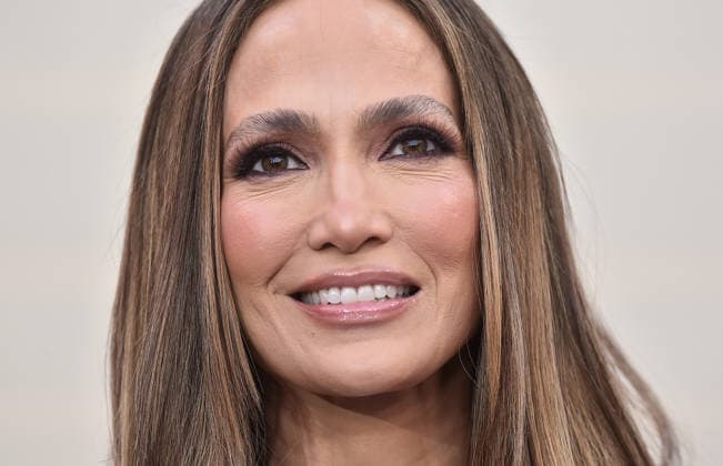 Netflix™s ˜Office Romance™ World Premiere Jennifer Lopez arriving to the Netflix™s Office Romance world premiere held at The Egyptian Theatre on May 26, 2026 in Hollywood, CA. Hollywood The Egyptian Theatre California USA Copyright: xLISAxOConnorx xAFF-USA.comx