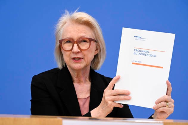 ABB BPK-GUTACHTEN - Prof. Prof. Dr. Dr. h.c. Monika Schnitzer, Vorsitzende Bericht zum Thema Vorstellung des Fruehjahrsgutachten 2026-Sachverstaendigenrat zur Begutachtung der gesamtwirtschaftlichen Entwicklung auf der BPK Bundespressekonferenz in Berlin am 27.05.2026 Berlin Deutschland *** ABB BPK GUTACHTEN Prof Prof Prof Dr Dr h c Monika Schnitzer, Chairwoman Report on the presentation of the 2026 Spring Report of the German Council of Economic Experts at the BPK Federal Press Conference in Berlin on 27 05 2026 Berlin Germany