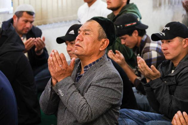 RUSSIA, ZAPOROZHYE REGION - MAY 27, 2026: Muslims pray at the main mosque of the Zaporozhye Region in Melitopol during Eid al-Adha, the feast of the sacrifice Russia  - ZUMAt113 20260527_zaa_t113_124 Copyright: xAlexanderxPolegenkox