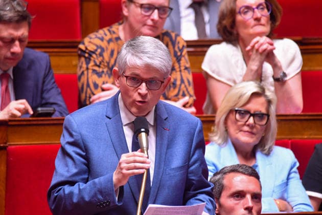 Questions to the Government Session - Paris French MP for the Droite Republicaine group Patrick Hetzel, speaks during a session of questions to the government at the National Assembly in Paris on May 26, 2026. Photo by Karim Ait Adjedjou ABACAPRESS.COM Paris Ile-de-France France  Copyright: xAitxAdjedjouxKarim ABACAx