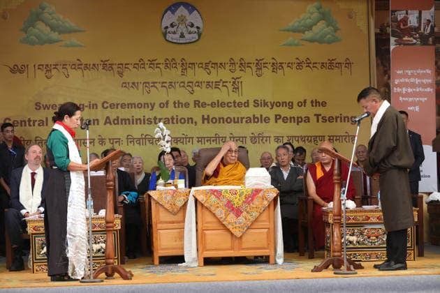 Oath ceremony of Tibetan Parliament-in-Exile at Dharamshala, India Tibetan spiritual leader, the Dalai Lama (C), attends the oath taking ceremony of Penpa Tsering (R), as Sikyong, (President of the Central Tibetan Administration) at Dharamshala in India on May 27, 2026. Penpa Tsering has been re-elected as Sikyong for a second five-year term after securing more than 60 per cent of the votes. The Dalai Lama fled Tibet following a failed uprising against a Chinese invasion in 1959 and has been living in exile in Dharamsala, northern India where the Tibetan government-in-exile is based. Dharamshala india  Copyright: xMatrixxImagesx xSanjayxBaidx