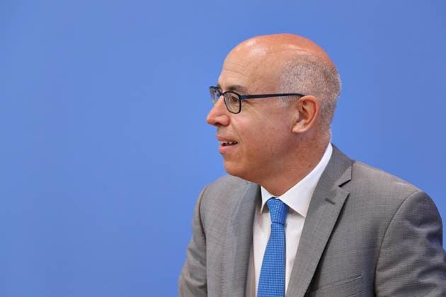 Berlin, Deutschland, 27.05.2026: Bundespressekonferenz: Vorstellung des Frühjahrsgutachten 2026 - Sachverständigenrat zur Begutachtung der gesamtwirtschaftlichen Entwicklung: Gabriel Felbermayr *** Berlin, Germany, 27 05 2026 Federal Press Conference Presentation of the Spring Report 2026 German Council of Economic Experts Gabriel Felbermayr Copyright: xdtsxNachrichtenagenturx dts_120842