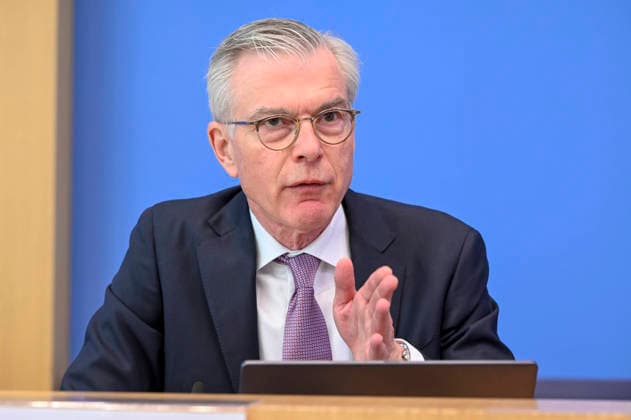 ABB BPK-GUTACHTEN - Prof. Dr. Martin Werding Bericht zum Thema Vorstellung des Fruehjahrsgutachten 2026-Sachverstaendigenrat zur Begutachtung der gesamtwirtschaftlichen Entwicklung auf der BPK Bundespressekonferenz in Berlin am 27.05.2026 Berlin Deutschland *** ABB BPK GUTACHTEN Prof Dr Martin Werding Report on the presentation of the 2026 Spring Report of the German Council of Economic Experts at the BPK Federal Press Conference in Berlin on 27 05 2026 Berlin Germany