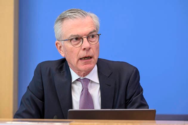 ABB BPK-GUTACHTEN - Prof. Dr. Martin Werding Bericht zum Thema Vorstellung des Fruehjahrsgutachten 2026-Sachverstaendigenrat zur Begutachtung der gesamtwirtschaftlichen Entwicklung auf der BPK Bundespressekonferenz in Berlin am 27.05.2026 Berlin Deutschland *** ABB BPK GUTACHTEN Prof Dr Martin Werding Report on the presentation of the 2026 Spring Report of the German Council of Economic Experts at the BPK Federal Press Conference in Berlin on 27 05 2026 Berlin Germany