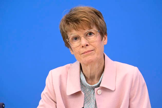 ABB BPK-GUTACHTEN - Prof. Dr. Veronika Grimm Bericht zum Thema Vorstellung des Fruehjahrsgutachten 2026-Sachverstaendigenrat zur Begutachtung der gesamtwirtschaftlichen Entwicklung auf der BPK Bundespressekonferenz in Berlin am 27.05.2026 Berlin Deutschland *** ABB BPK GUTACHTEN Prof Dr Veronika Grimm Report on the presentation of the 2026 Spring Report of the German Council of Economic Experts at the BPK Federal Press Conference in Berlin on 27 05 2026 Berlin Germany