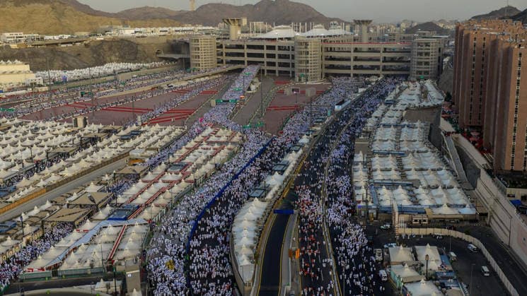 Muslim pilgrims perform stoning ritual during Hajj in Mina Muslim pilgrims walk on the first day of the symbolic stoning ritual during the annual Hajj pilgrimage in Mina, Saudi Arabia, on May 27, 2026. The ritual, known as the stoning of the devil, is one of the main rites of Hajj and is performed during Eid al-Adha. Photo by SPA Saudi Pess Agency APA Images Mecca Mecca Saudi Arabia 270526_Saudi_Arabia_SPA_1_00(13) Copyright: xSPAxSaudixPessxAgencyxSaudixPressxAgencyx xapaimagesx