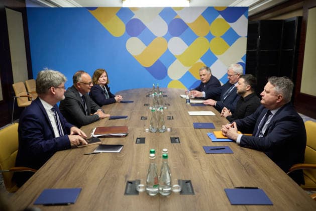 Le Havre Mayor Edouard Philippe meets with President Volodymyr Zelensky in Kiev, Ukraine on May 26, 2026 Ukraine Presidency via Bestimage Edouard Philippe meets with President Volodymyr Zelensky in kyiv, Ukraine on May 26, 2026 Ukraine  Copyright: xUkrainexPresidencyxviaxBestimagexUkrainexPresidencyxviaxBestimagex
