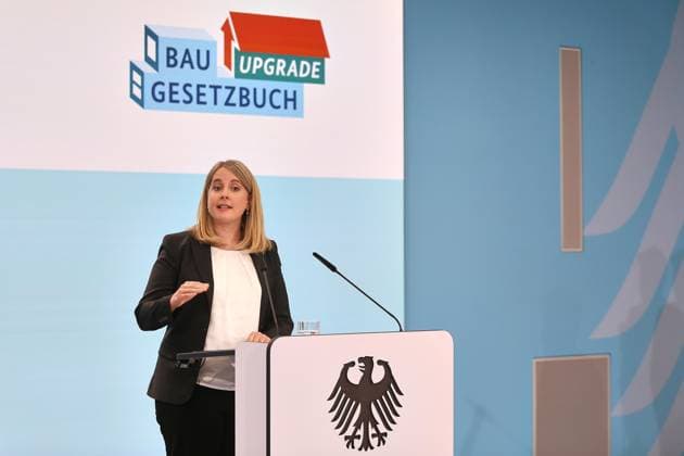 Berlin, Deutschland, 27.05.2026: Baumnisterium: Pressestatement zur Modernisierung des Städtebau- und Raumordnungsrechts: Bundesministerin für Wohnen, Stadtentwicklung und Bauwesen Verena Hubertz (SPD) *** Berlin, Germany, 27 05 2026 Baumnisterium Press statement on the modernization of urban development and spatial planning law Federal Minister of Housing, Urban Development and Building Verena Hubertz SPD Copyright: xdtsxNachrichtenagenturx dts_120850