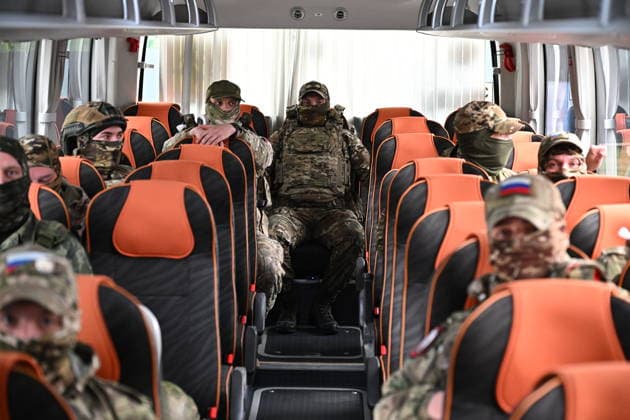 Russia Defence Contract Service Recruitment 9174390 27.05.2026 Men who signed military service contracts with Russia™s Defence Ministry sit in a bus before their departure for garrisons at a recruitment centre in Balashikha, Moscow region, Russia. Kristina Solovyova Sputnik Balashikha Moscow region Russia  Copyright: xKristinaxSolovyovax
