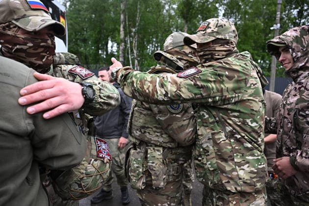 Russia Defence Contract Service Recruitment 9174385 27.05.2026 Men who signed military service contracts with Russia™s Defence Ministry gather before their departure for garrisons at a recruitment centre in Balashikha, Moscow region, Russia. Kristina Solovyova Sputnik Balashikha Moscow region Russia  Copyright: xKristinaxSolovyovax
